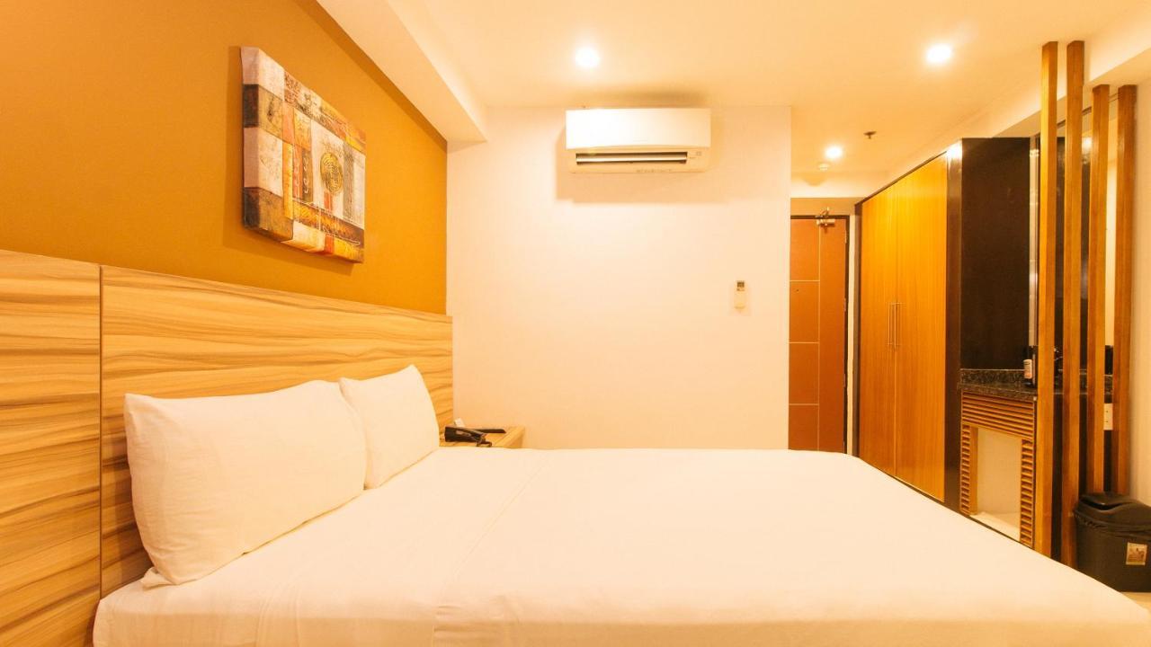 Guijo Suites Makati Makati City Exterior photo