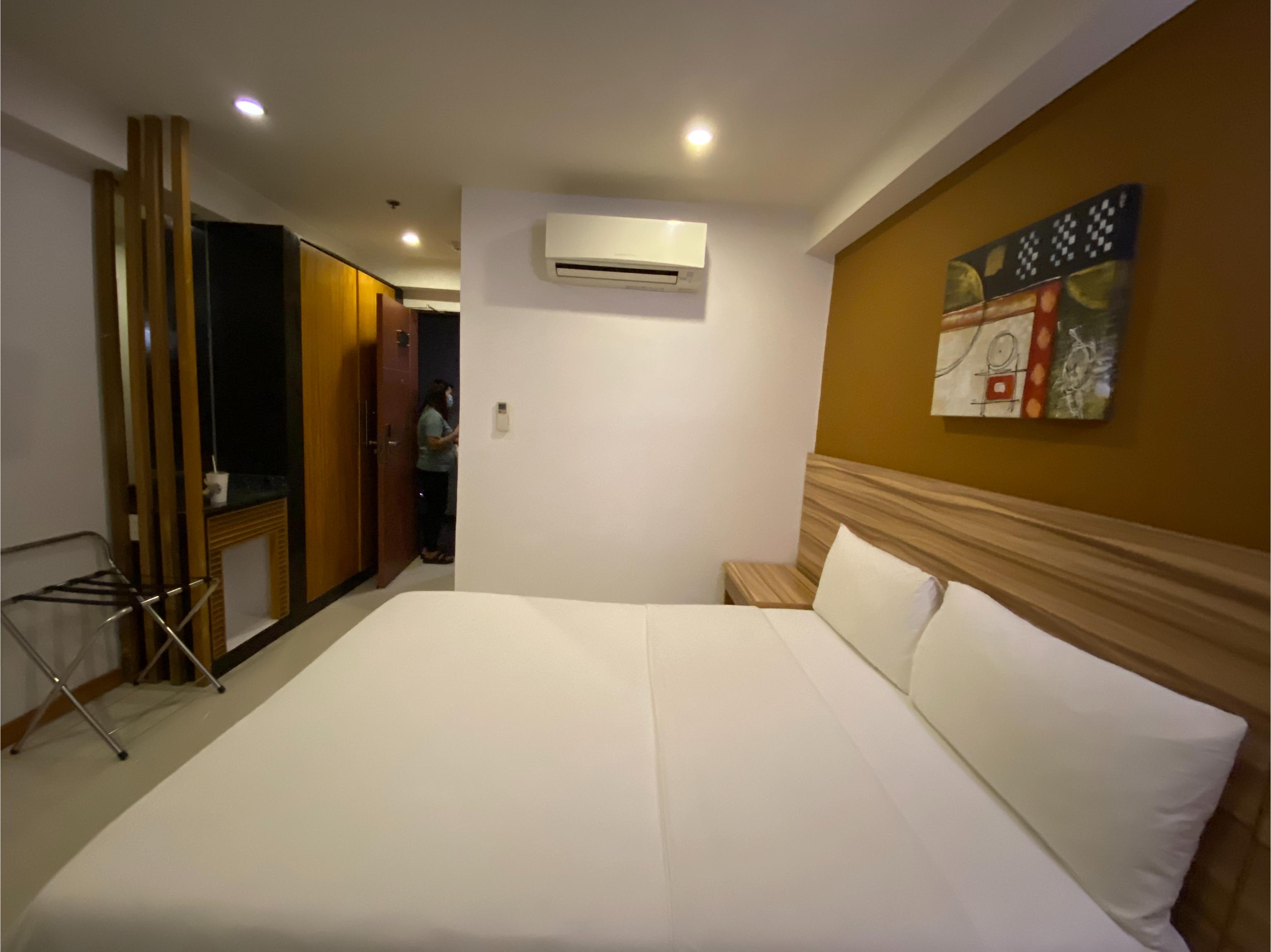 Guijo Suites Makati Makati City Exterior photo